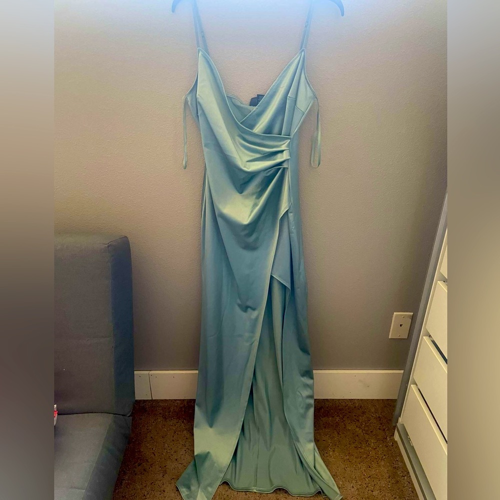 This dress was amazing for prom and could even be worn on a night out!